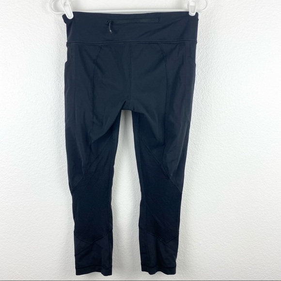 LULULEMON x SOULCYCLE Black Crop Leggings, size 6 - Picture 4 of 7